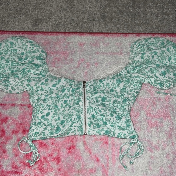 Summer top - Picture 2 of 3